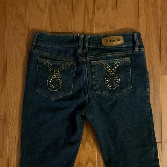 Brass Studded Gold Stitch Slight Stretch Zipper 🪰 Blue Jeans! - Picture 6 of 13